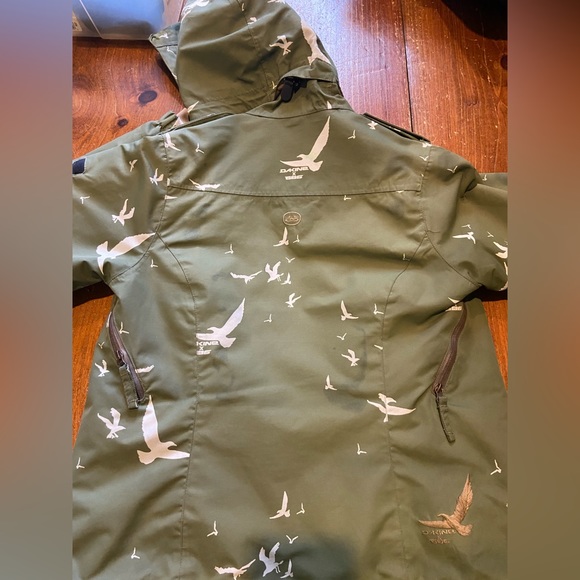 dakine ski jacket with swallows pattern. Size s - Picture 3 of 4